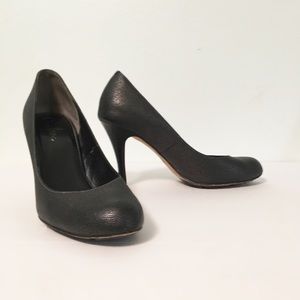 Cole Haan black pebble leather pump sz. 8.5